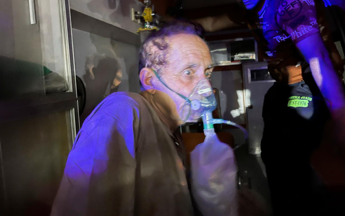 Nổ bình oxy trong bệnh viện điều trị Covid-19, ít nhất 82 người thiệt mạng Ảnh 2