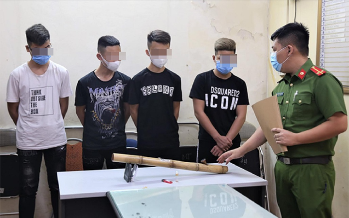 4 học sinh THPT tẩm ma túy vào thuốc lào rồi sử dụng điếu cày để hút Ảnh 2