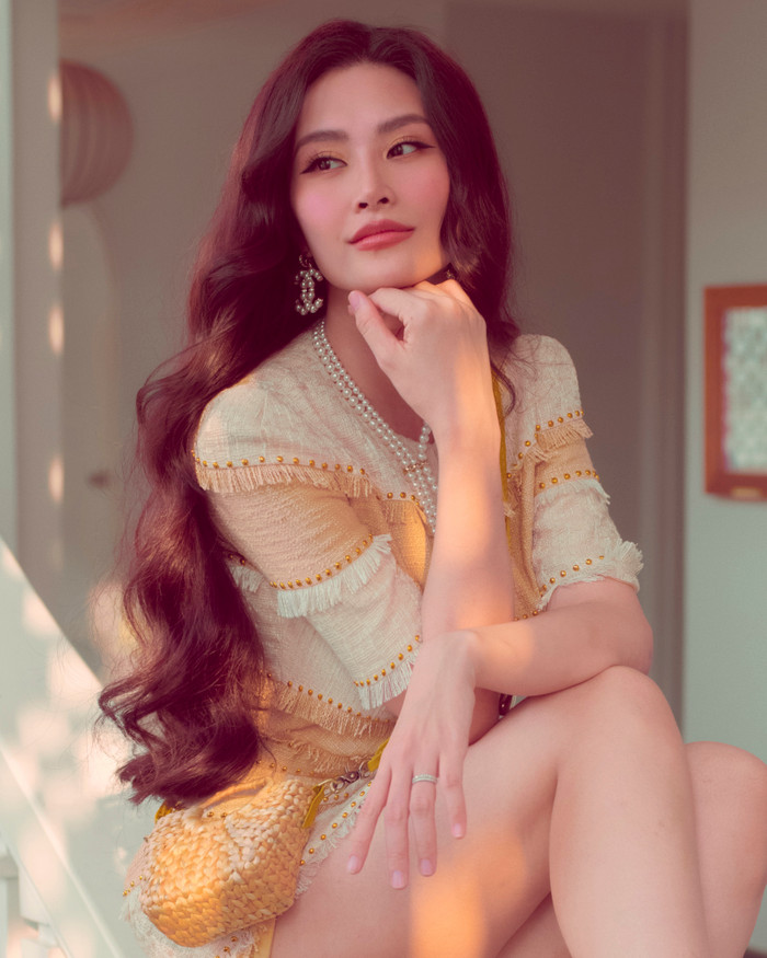 Đông Nhi cùng Winnie làm mẫu ảnh, con gái xinh đẹp chiếm hết spotlight của mẹ Ảnh 6