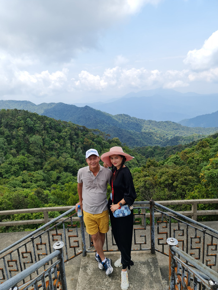 Những hình ảnh của cả hai đã nhận được nhiều lượt yêu thích và bình luận khen ngợi ngưỡng mộ từ mọi người.