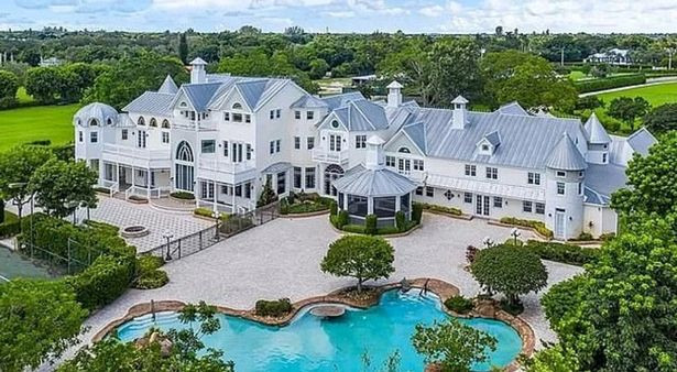 Khuôn viên biệt thự, nơi cặp đôi muốn tổ chức lễ cưới