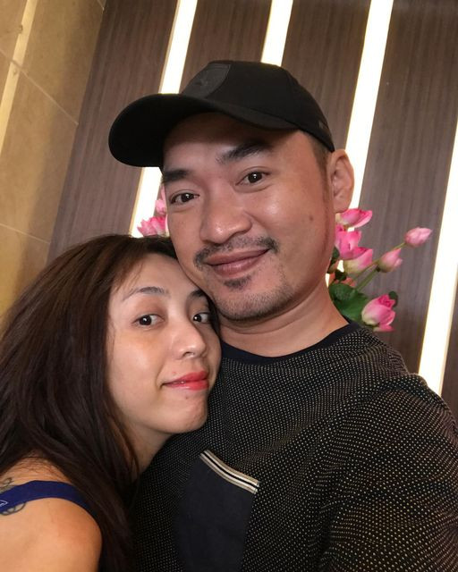 Bất ngờ đăng ảnh tình tứ bên Thu Trang, Tiến Luật bị nghi có 'mưu đồ'.