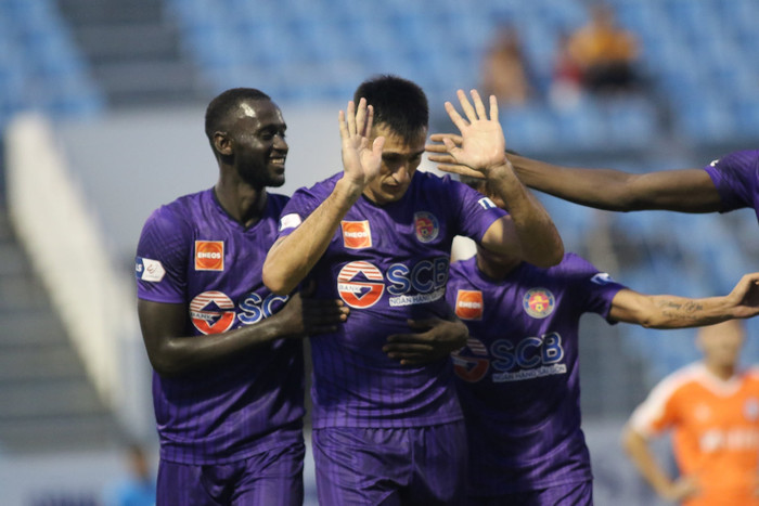 Đỗ Merlo không ăn mừng khi ghi bàn vào lưới đội bóng cũ Đà Nẵng.