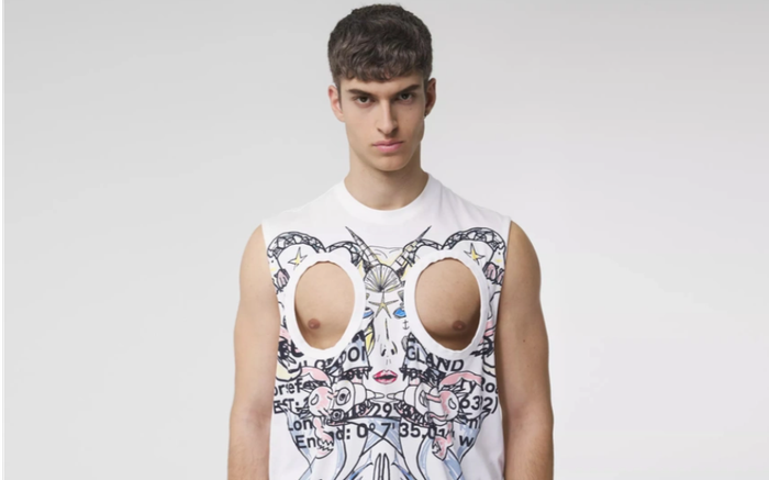 Burberry tung mẫu áo khoét ngực, khoét bụng phản cảm Ảnh 2