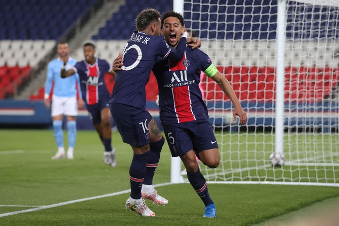 Marquinhos mở tỷ số cho PSG trong hiệp một.