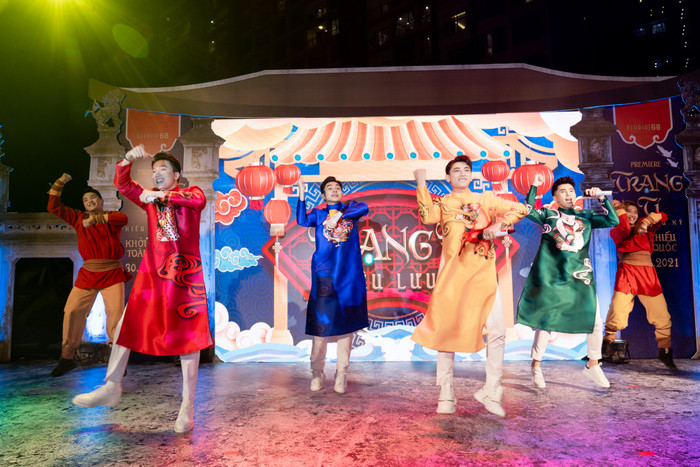 Nhóm 365 khuấy động không khí với ca khúc Bống bống bang bang.