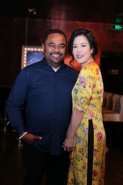 Vợ chồng ca sĩ Thu Phương 