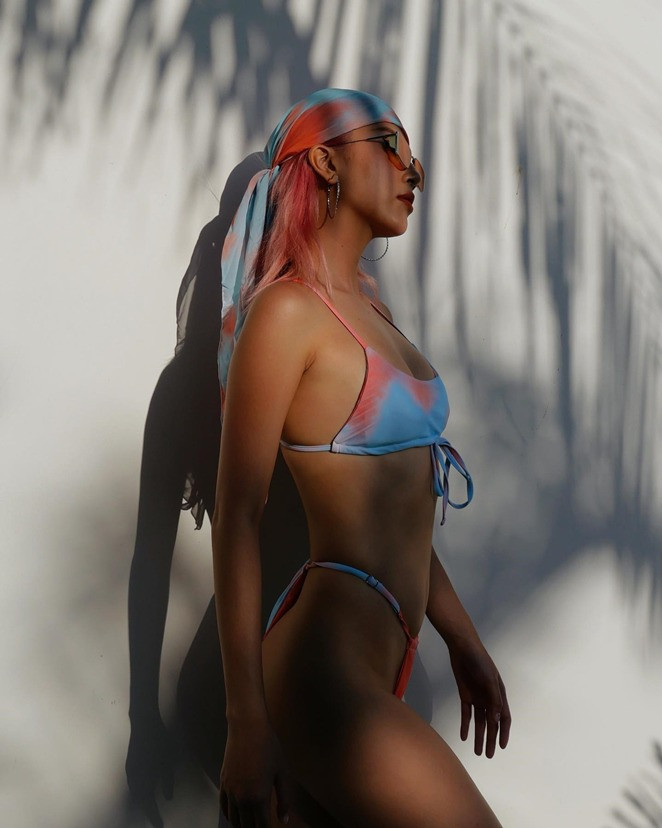 Quỳnh Anh Shyn cũng sở hữu trong tủ đồ nhiều bộ bikini nhỏ xíu...