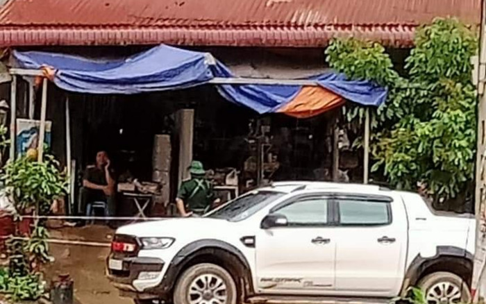 Vụ con rể bắn bố mẹ vợ rồi tự sát: Thu giữ 1 khẩu súng AK, 17 viên đạn trong băng, 1 viên đạn đã lên nòng Ảnh 2