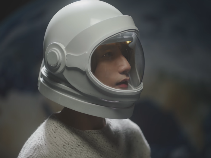 MV Muộn rồi mà sao còn của cũng thu hút đông đải lượt bình luận, bàn tán của khán giả cũng như có đến hơn 406 nghìn nghìn lượt like.