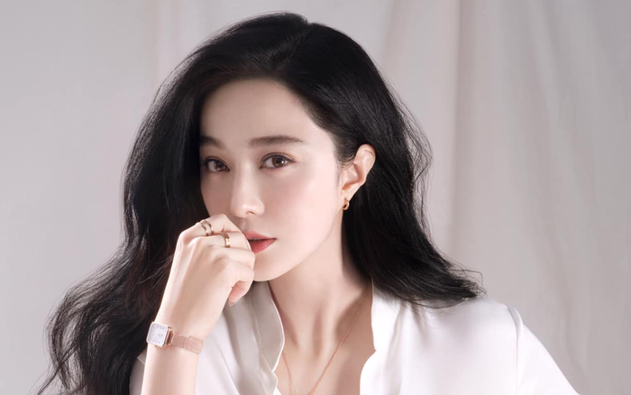 Phạm Băng Băng 'trượt tay' like bài viết yêu cầu công bố toàn bộ nghệ sỹ trốn thuế vào 3 năm trước Ảnh 2