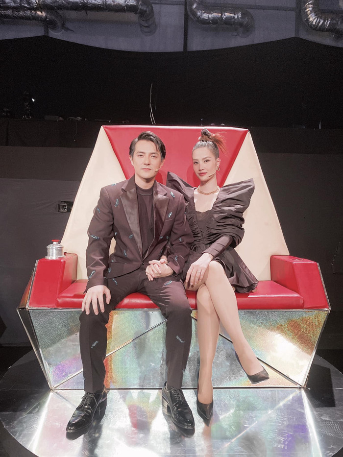 Vừa qua, dân tình vô cùng bất ngờ và hào hứng khi cặp đôi Đông Nhi - Ông Cao Thắng xuất hiện tại vòng Bán kết chương trình GHVN New Generation 2021. 