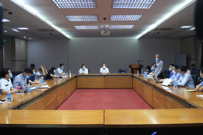 Trung tâm kiểm soát bệnh tật thành phố (CDC Hà Nội) làm việc trên địa bàn huyện Đông Anh.