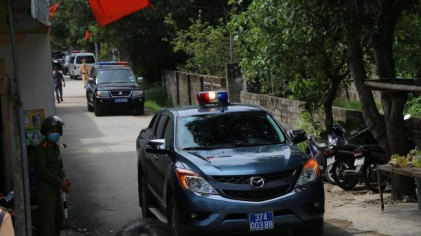 Các lực lượng vẫn chốt chặn các ngả đường