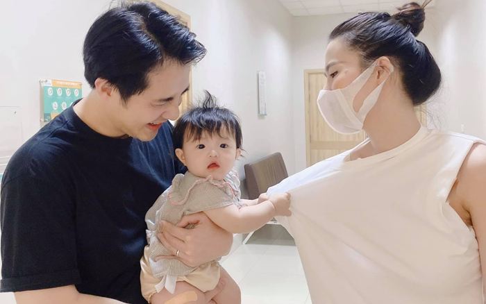 Chưa đầy 1 tuổi, Winnie đã 'hổ báo' nắm áo níu kéo Đông Nhi: Ông Cao Thắng phải lên tiếng khuyên nhủ? Ảnh 2