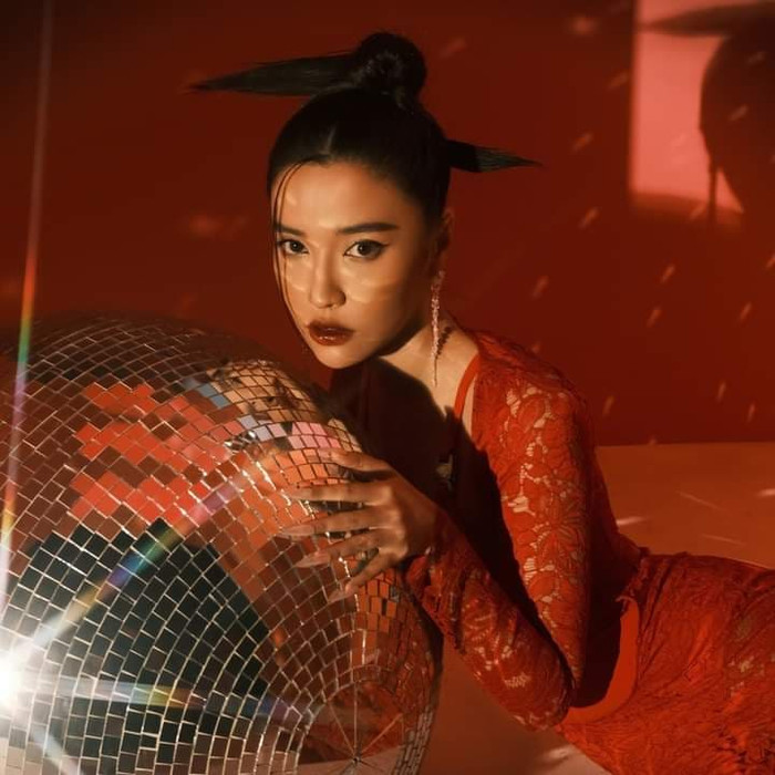 Bích Phương khiến fan tự hào khi xuất hiện trên biển quảng cáo tại Quảng trường Thời đại danh giá Ảnh 4