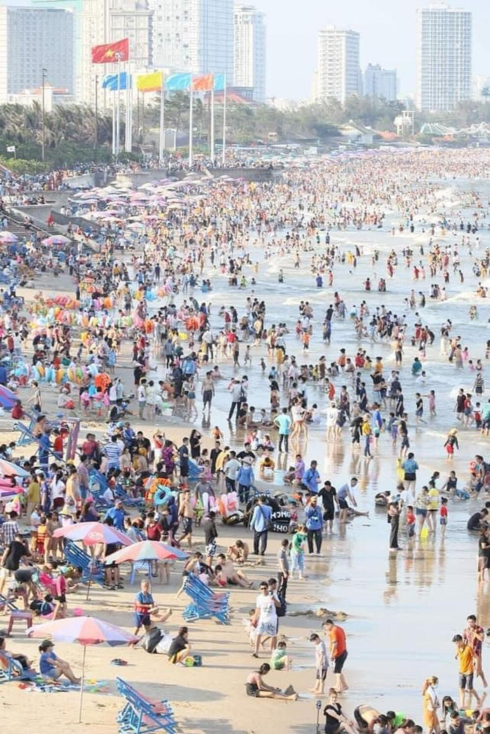 Bãi biển Vũng Tàu ngày 30/4