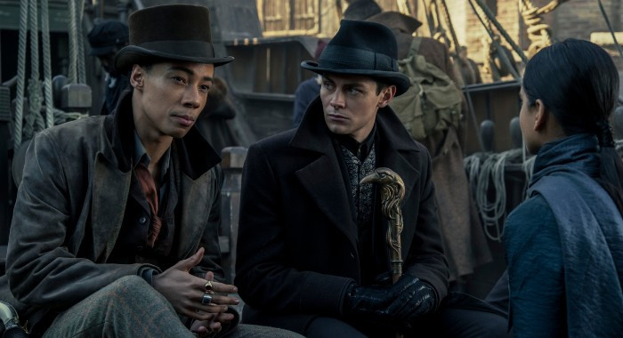 Review 'Shadow and Bone': Cú hồi sinh của dòng phim chuyển thể dành cho tuổi teen Ảnh 9