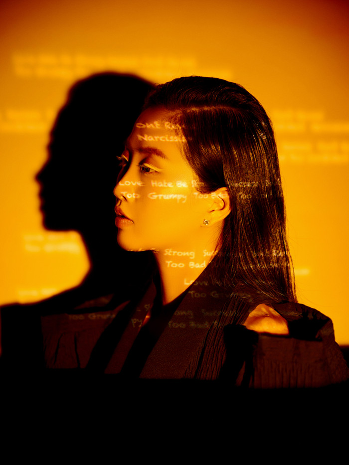 Liêu Hà Trinh đẹp ma mị, biến hoá hình ảnh trong bộ ảnh beauty ấn tượng Ảnh 15