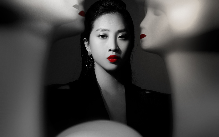 Liêu Hà Trinh đẹp ma mị, thần thái đỉnh cao trong bộ ảnh beauty ấn tượng Ảnh 2