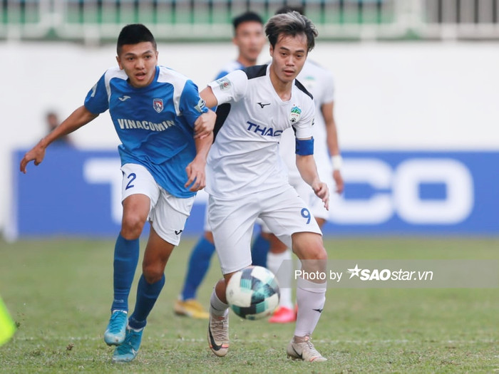 Văn Toàn đang chơi rất hay ở V.League 2021 khi ghi đến 6 bàn cho HAGL.