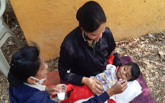 Em bé 18 tháng tuổi bị bỏ đói hai ngày bên thi thể mẹ nhưng không ai chịu cứu giúp vì sợ Covid-19 Ảnh 2