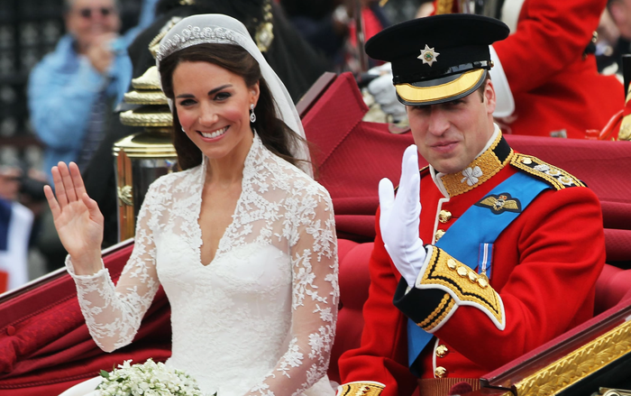 Bí ẩn tủ đồ Hoàng gia: Bóc giá 9 chiếc váy cưới Hoàng gia đắt đỏ nhất Ảnh 2