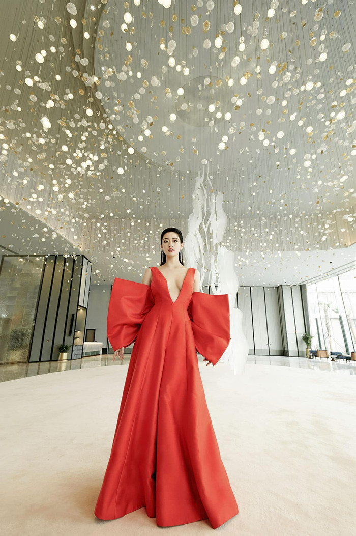 Soi sắc vóc không có đối thủ của Lương Thùy Linh: Quá áp lực cho tân hoa hậu Miss World Vietnam 2021? Ảnh 8