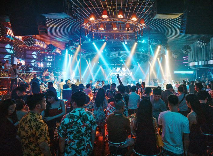 Đà Nẵng tạm dừng các dịch vụ karaoke, quán bar... từ 0h ngày 3/5. Ảnh minh họa