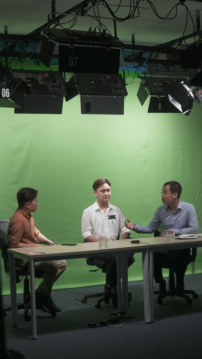 Host Lê Anh và Ths Tạ Văn Hai đã có những lời khuyên cho Văn Đức.