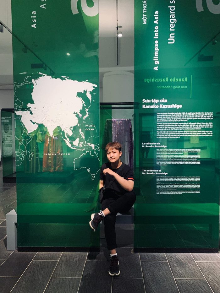 Văn Đức lần đầu come-out với bố ruột trên sóng livestream.