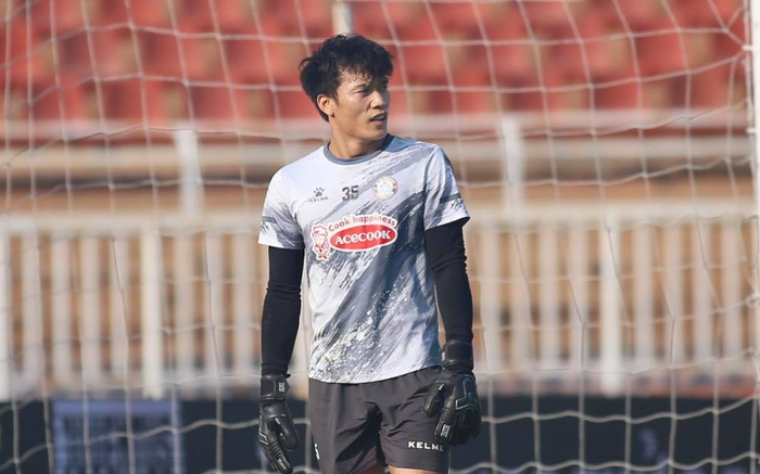 Bùi Tiến Dũng kiến tạo cho Lee Nguyễn ghi bàn ở cự ly hơn 70m Ảnh 2