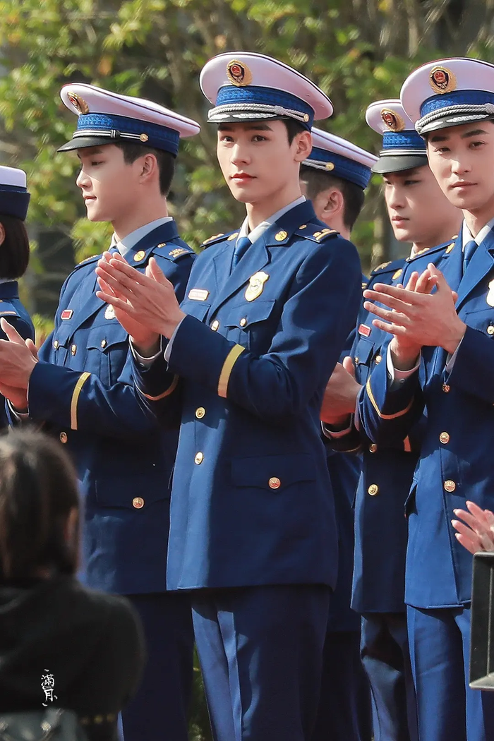 Ngất ngây vẻ điển trai của Cung Tuấn trong phim mới, hình tượng khác xa Ôn Khách Hành của 'Sơn hà lệnh' Ảnh 8