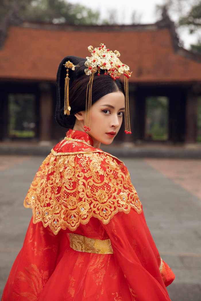 Anh ơi ở lại cũng rất được yêu thích bởi sự 'đo ni đóng giày' của Đạt G dành cho Chi Pu.