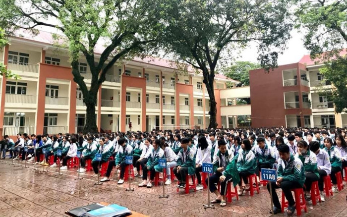 Yên Bái yêu cầu 4 huyện và thị xã cho học sinh, sinh viên nghỉ học để phòng dịch Covid-19 Ảnh 1