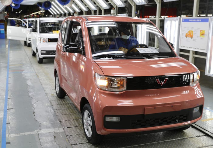 Trong tháng 3, Wuling Hong Guang Mini EV là xe điện bán chạy nhất Trung Quốc với doanh số 39.745 xe, theo Hiệp hội xe tiêu dùng Trung Quốc. (Ảnh: Getty)