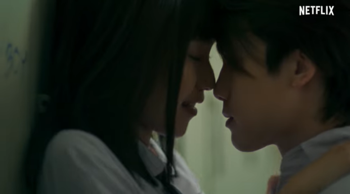 Kitty Chicha hôn đắm đuối trai lạ trong trailer ngập tràn trai xinh gái đẹp Ảnh 3