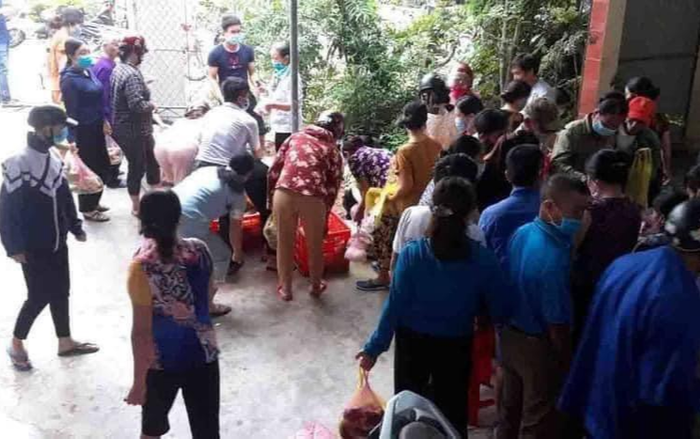 Gia đình hoãn đám cưới con do dịch, cả làng xúm lại giải quyết 150 mâm cỗ thừa Ảnh 2