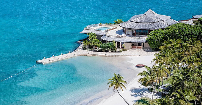 Đảo Calivigny - nơi mẹ con bà Melania đi nghỉ sau khi tuyên bố ly hôn với Bill.