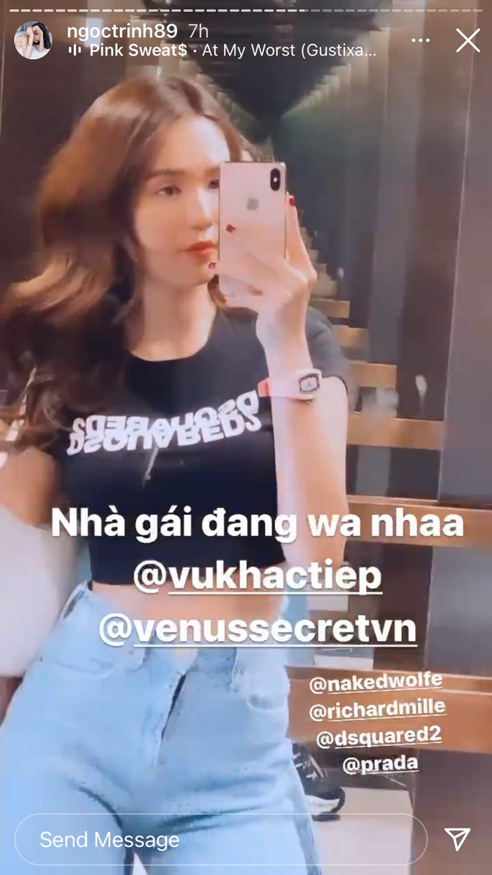 Ngọc Trinh xinh yêu 'khó đỡ' khi selfie trước thang máy