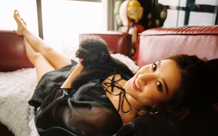 Á hậu Huyền My chụp ảnh cùng người bạn đặc biệt, gắn bó thương yêu gần 10 năm qua Ảnh 2