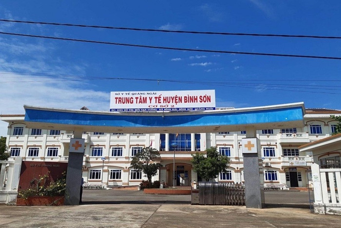 Trung tâm Y tế huyện Bình Sơn - nơi cách ly người phụ nữ tiếp xúc gần với chuyên gia Trung Quốc mắc COVID-19. Ảnh: Thanh Chung/Lao Động