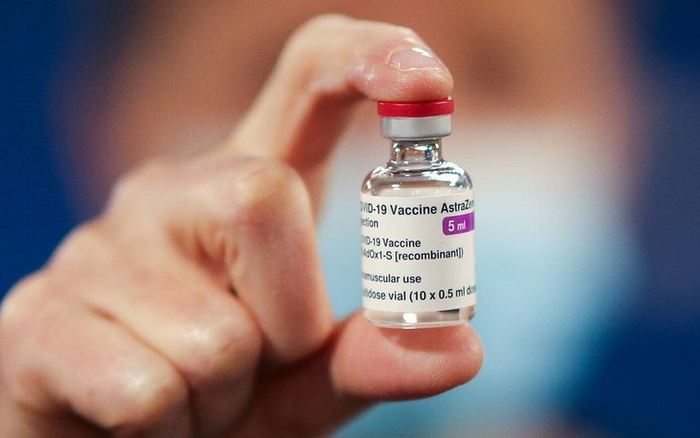 Tiêm vaccine AstraZeneca: Lợi ích nhiều hơn rủi ro Ảnh 2