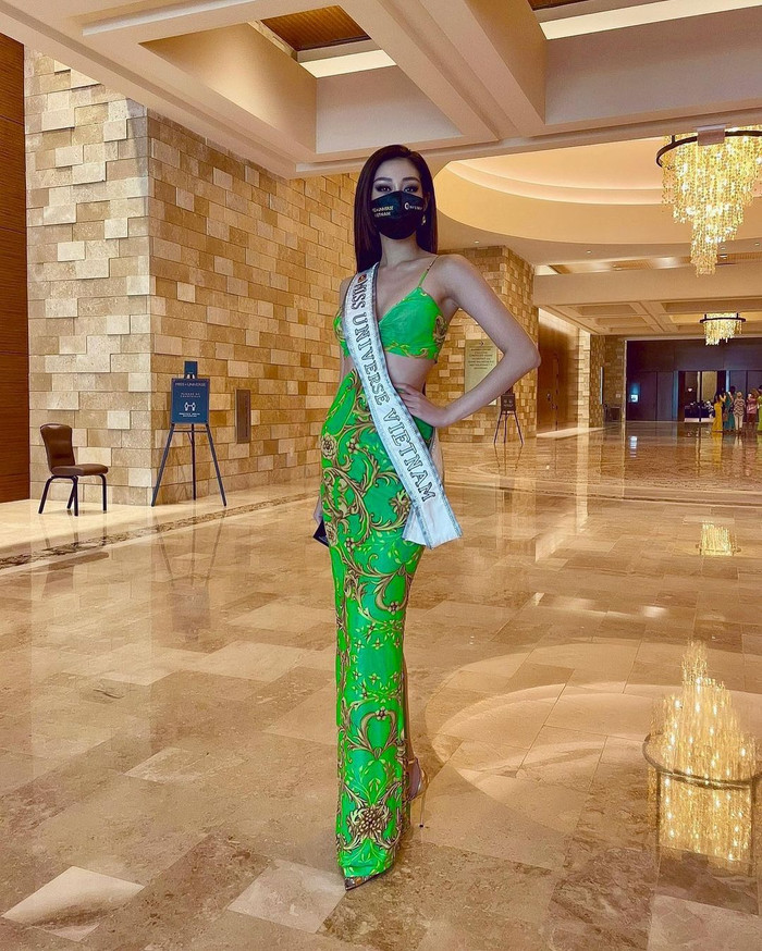 Ngày 2 Miss Universe: Khánh Vân khoe eo siêu gợi cảm, đẹp nức nở bên dàn đối thủ 'hổ chiến' Ảnh 2