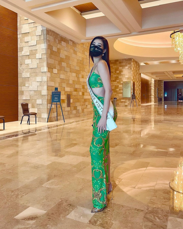 Ngày 2 Miss Universe: Khánh Vân khoe eo siêu gợi cảm, đẹp nức nở bên dàn đối thủ 'hổ chiến' Ảnh 1