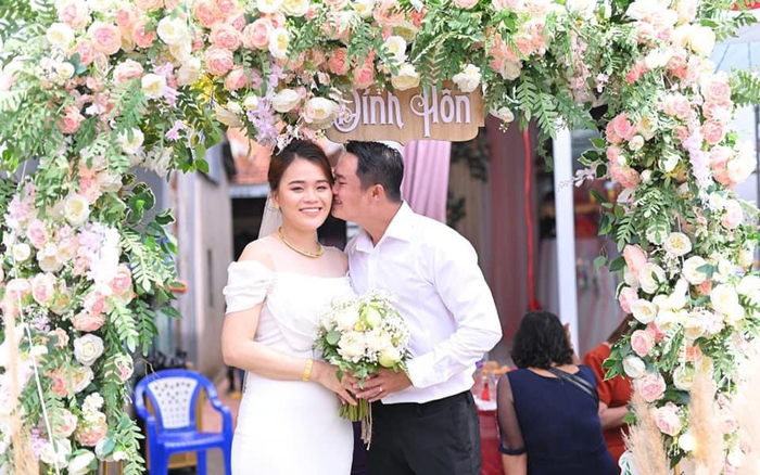 'Thánh sún' Ngân Thảo ngày nào đã hết sún, khoe ảnh duyên dáng bên chồng trong ngày cưới Ảnh 2