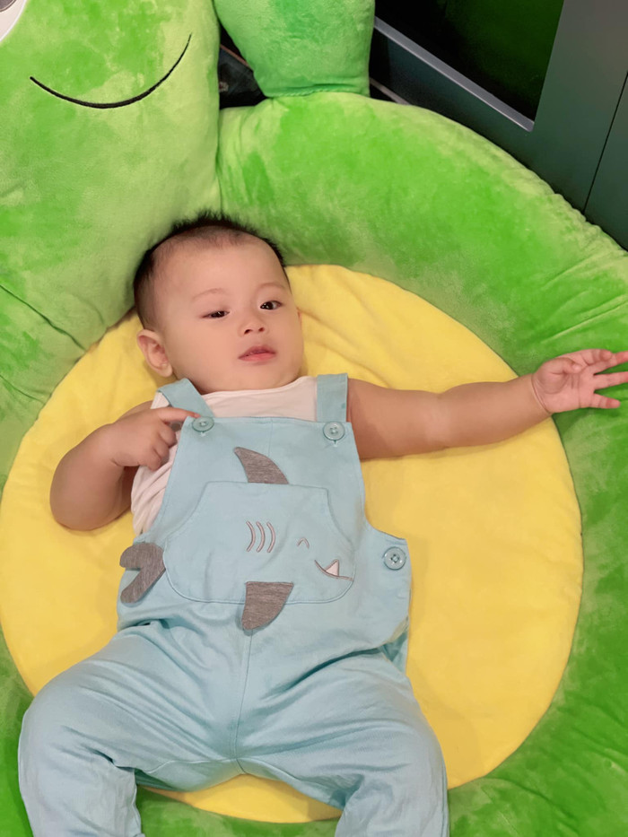 Quý tử nhà á hậu Thúy Vân gia nhập đường đua 'model nhí' trong showbiz cùng bộ 3 Winnie - Lisa - Leon Ảnh 7