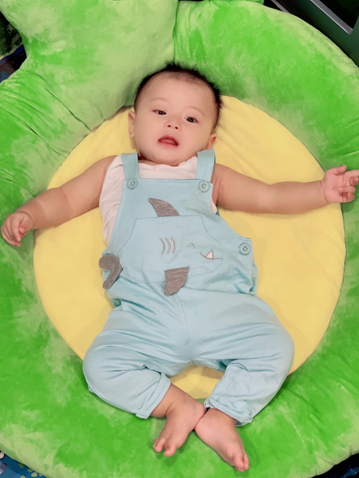 Quý tử nhà á hậu Thúy Vân gia nhập đường đua 'model nhí' trong showbiz cùng bộ 3 Winnie - Lisa - Leon Ảnh 6