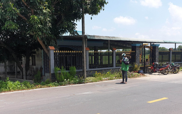Ngăn chặn đoàn đua, chiến sĩ CSGT và dân quân bị 2 'quái xế' tông gãy chân Ảnh 2