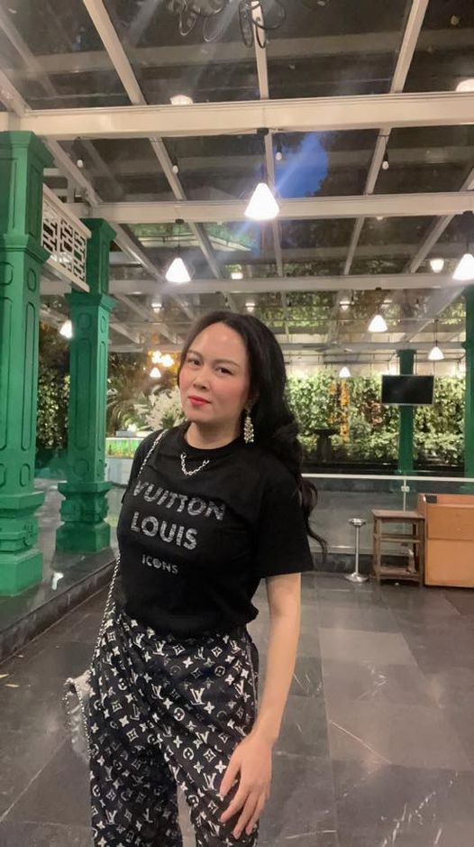 Vợ Xuân Bắc lên tiếng bảo vệ Phượng Chanel khi bị chê bai về phong cách ăn mặc.